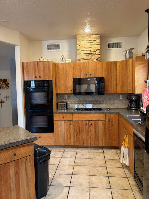 Kitchen after cleaning second angle